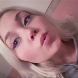 Meet your Posher, Emelia